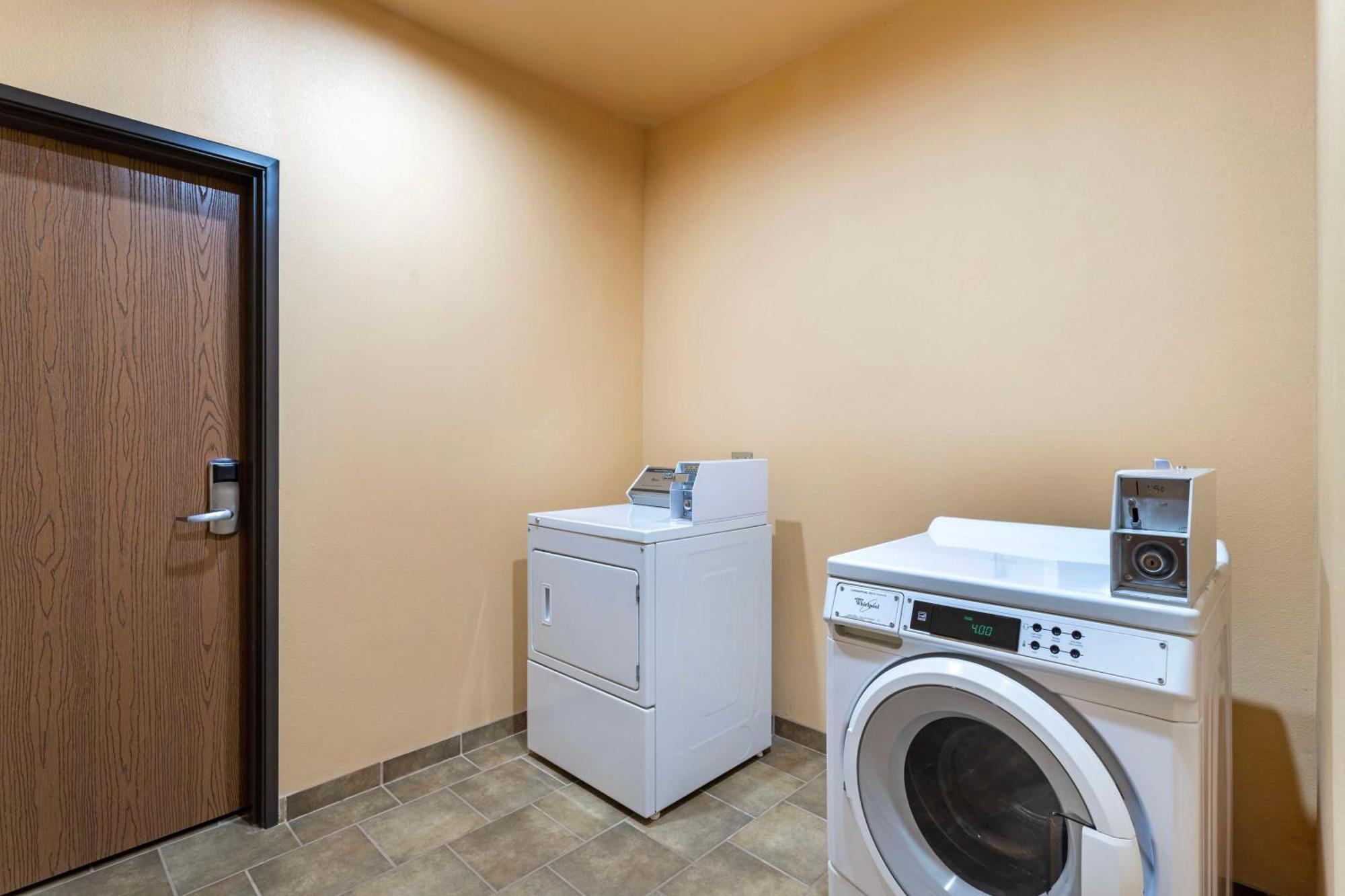 Best Western Plus Goliad Inn & Suites Bagian luar foto