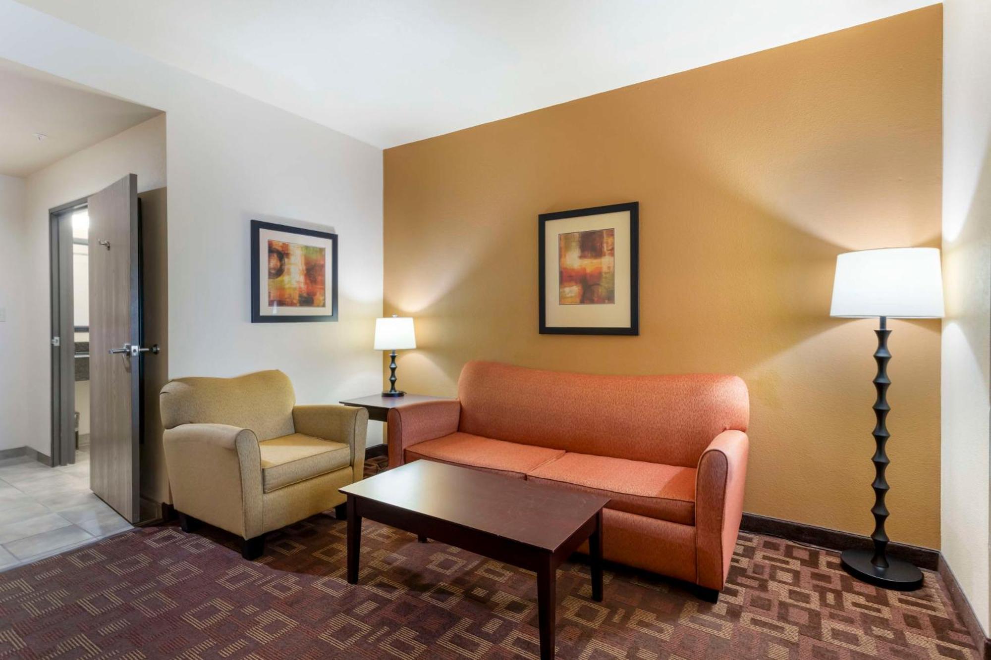 Best Western Plus Goliad Inn & Suites Bagian luar foto