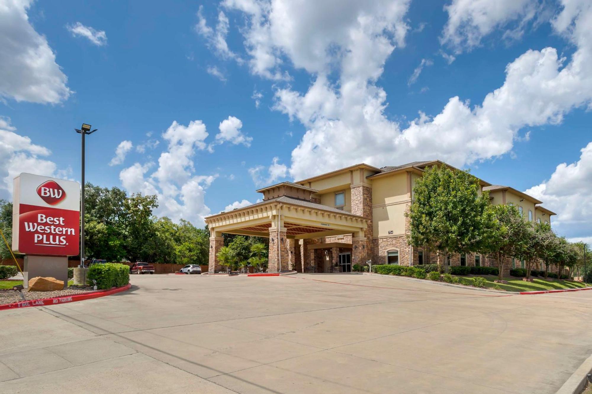 Best Western Plus Goliad Inn & Suites Bagian luar foto