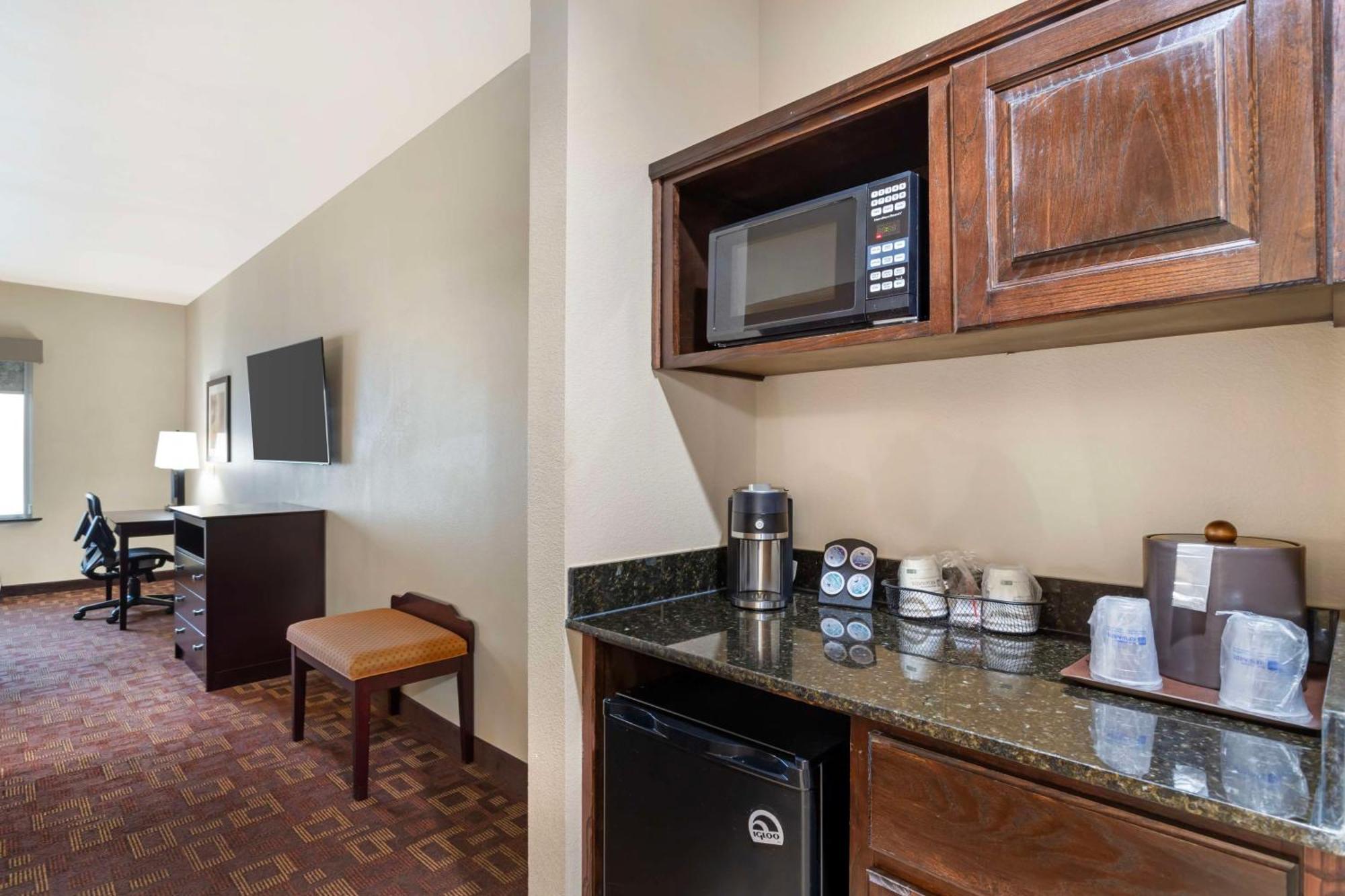 Best Western Plus Goliad Inn & Suites Bagian luar foto